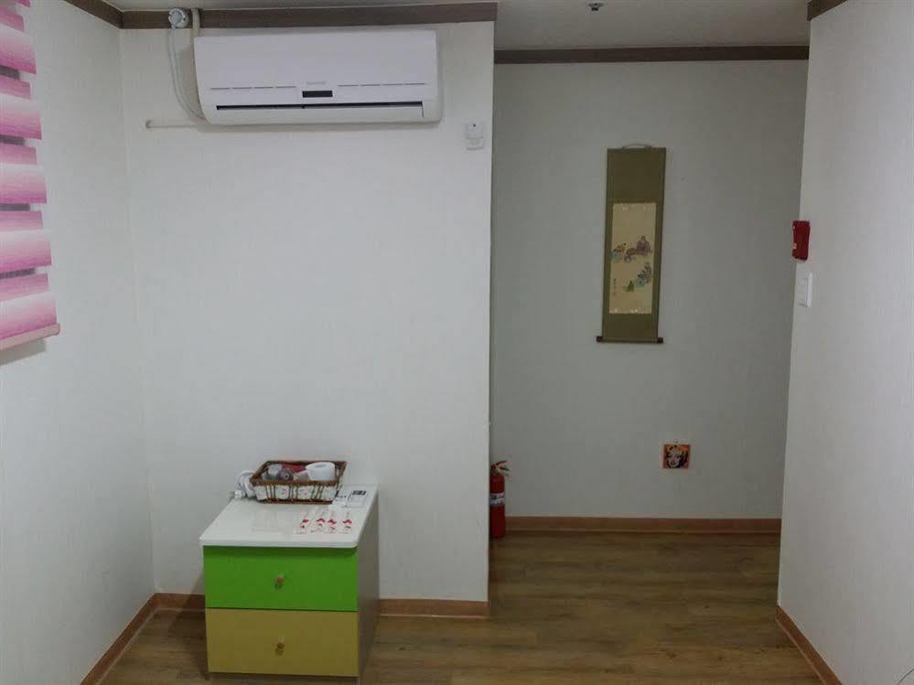Feliz Guesthouse, Seoul Station Zewnętrze zdjęcie